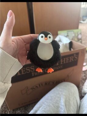 Bath & Body Works Penguin Car Fragrance Freshener Case / Holder Visor Clip